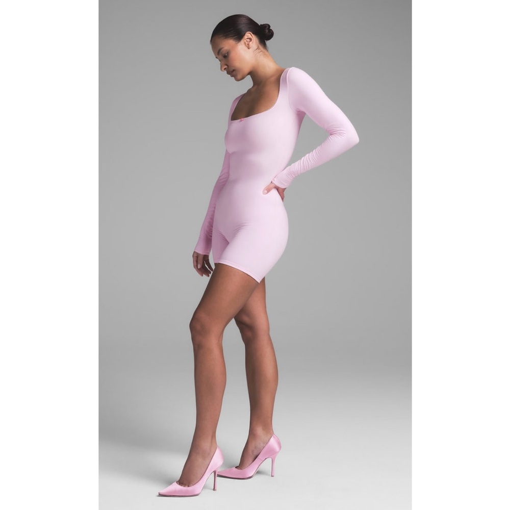 ˚.🎀༘⋆ SKIMS Fits Everybody Picot Long Sleeve Onesie | S | - Picture 4 of 9